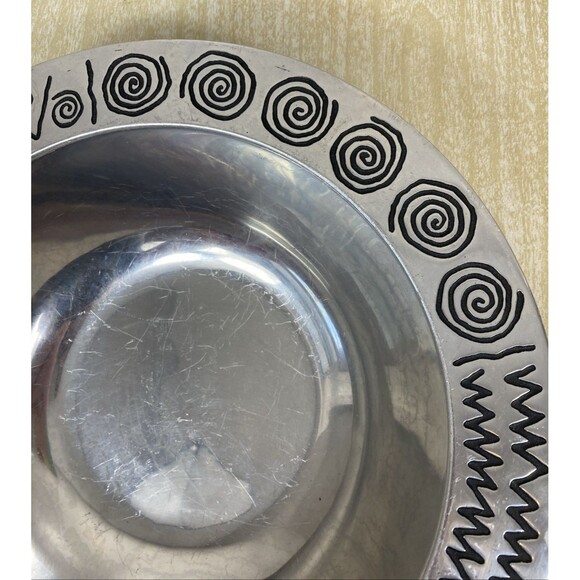 Wilton Armtale Pewter Reggae 12.5" Round Server Casserole Baking Dish - Picture 4 of 7